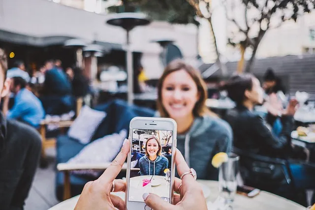 ¿Por qué nos vemos feos en las fotos? Según la ciencia 7 feos fotos | Neurita